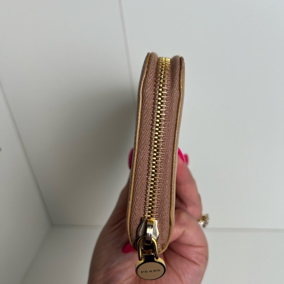 PRADA WALLET - Picture 4 of 8